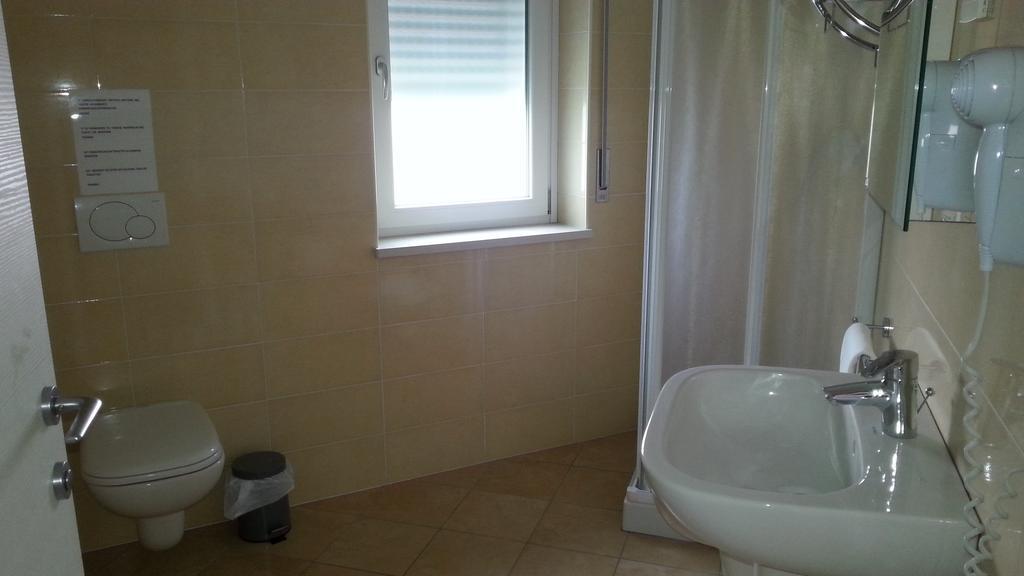 Appartamento Villa Tony Lazise Exterior foto