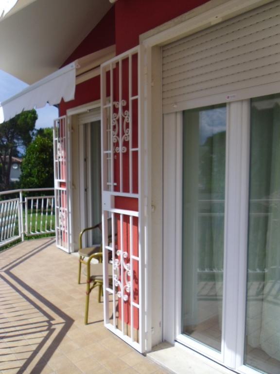 Appartamento Villa Tony Lazise Exterior foto